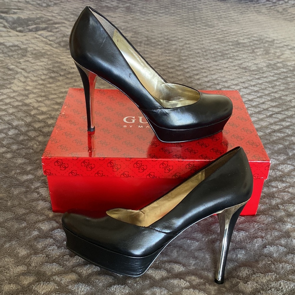 GUESS High Heeled Pumps - Picture 2 of 10